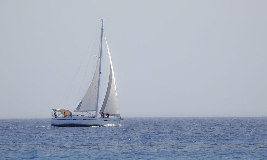 Heraklion: Sailing Cruise to Dia Island with Drinks and Meal - Snorkeling, paddleboarding, fishing, or doing very little