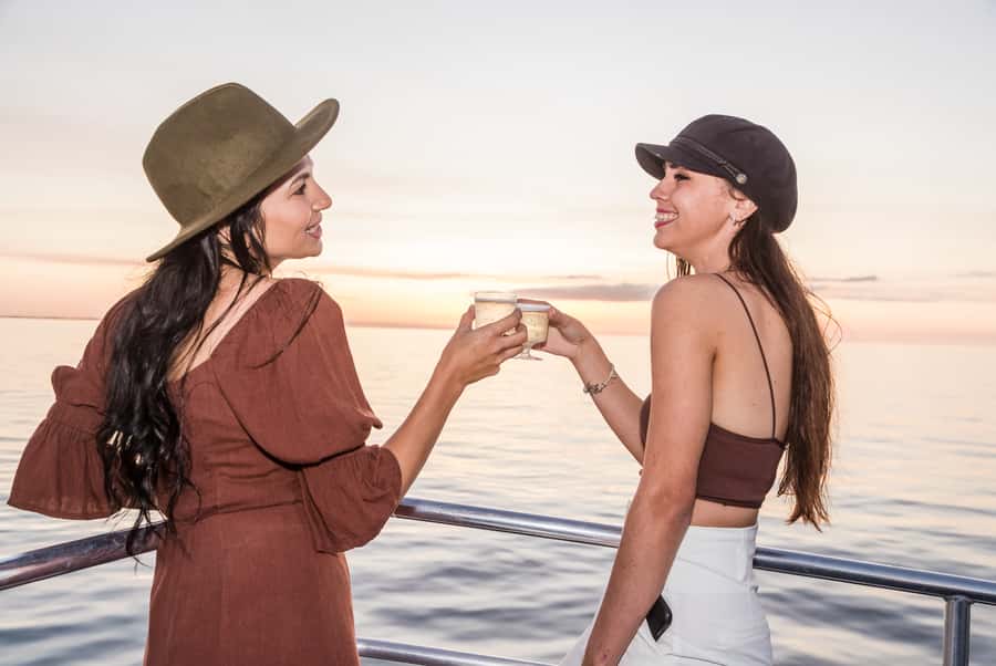 Hervey Bay: Sunset Cruise to Great Sandy Marine Park - Choosing your seat and planning the evening