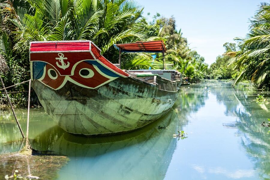 Ho Chi Minh City: Mekong Delta Full-Day Speedboat Tour - The family homestead and a very large python