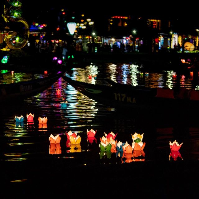 Hoi An : Hoai River Boat Trip by Night and Floating Lantern - Key points before you book