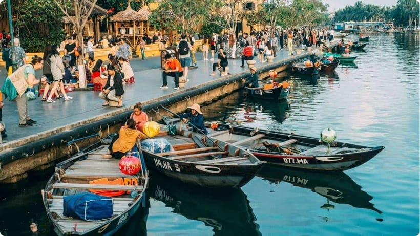 Hoi An: River Lantern Boat Experience with Free 5G eSIM - Meeting at 153 Tran Phu Street