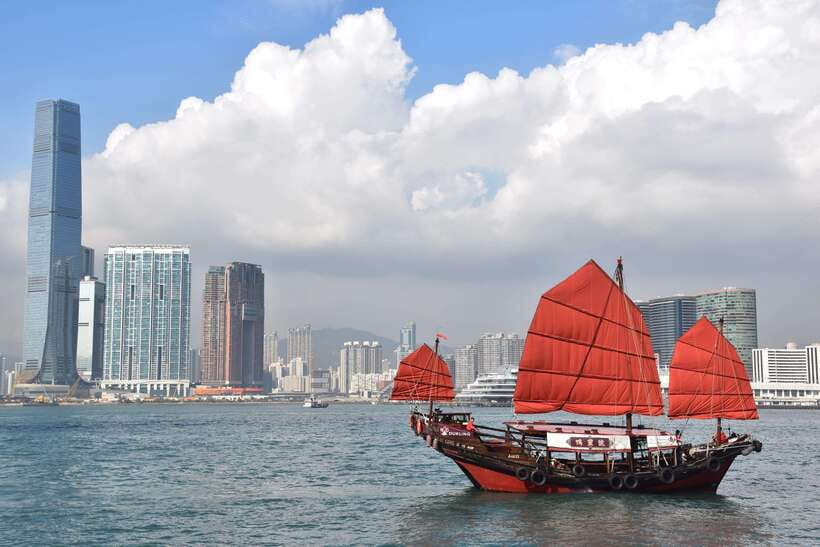 Hong Kong: Dukling, Antique Boat Tour in Victoria Harbour - The 45-minute route across Victoria Harbour