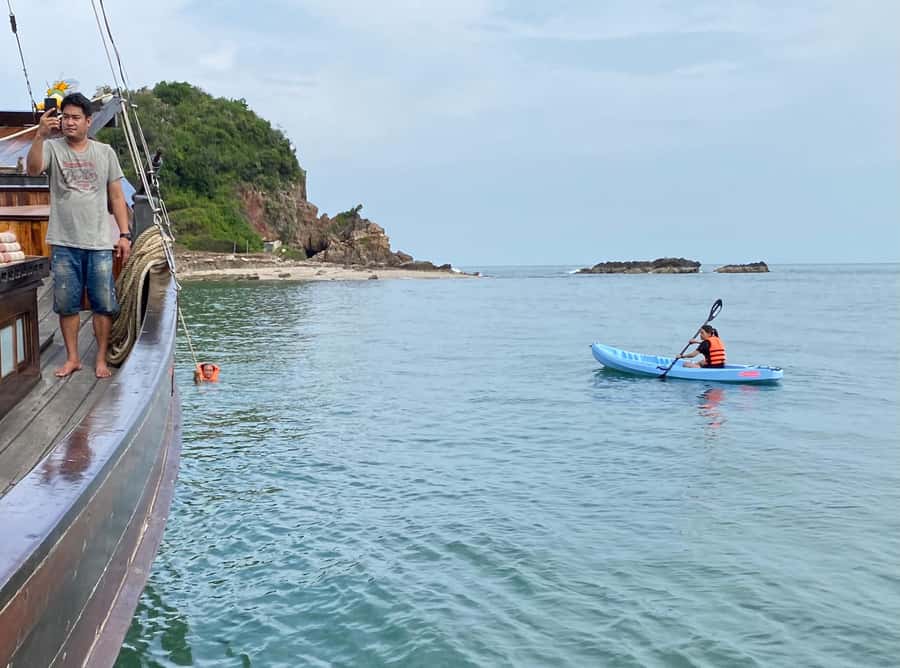 Hua Hin: Full-Day Trip to Sam Roi Yot by Sail Boat - Leaving the fishing boats behind