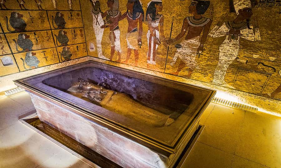 Hurghada: 2-Day Luxor Tour with Hotel, Balloon, & Boat Ride - The hotel, dinner, and a felucca at sunset