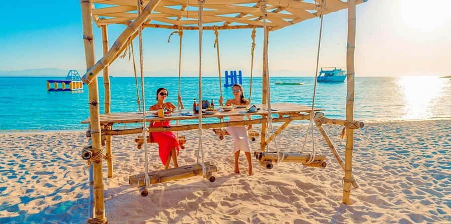Hurghada: Hula Hula Cruise with Lunch, Massage, & Snorkeling - The boat ride and first look at the Red Sea