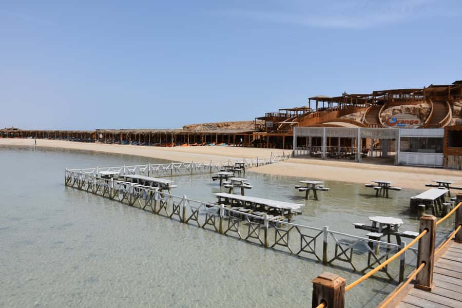 Hurghada: Luxury Cruise Trip to Orange Bay with Lunch - Why the crew makes such a difference