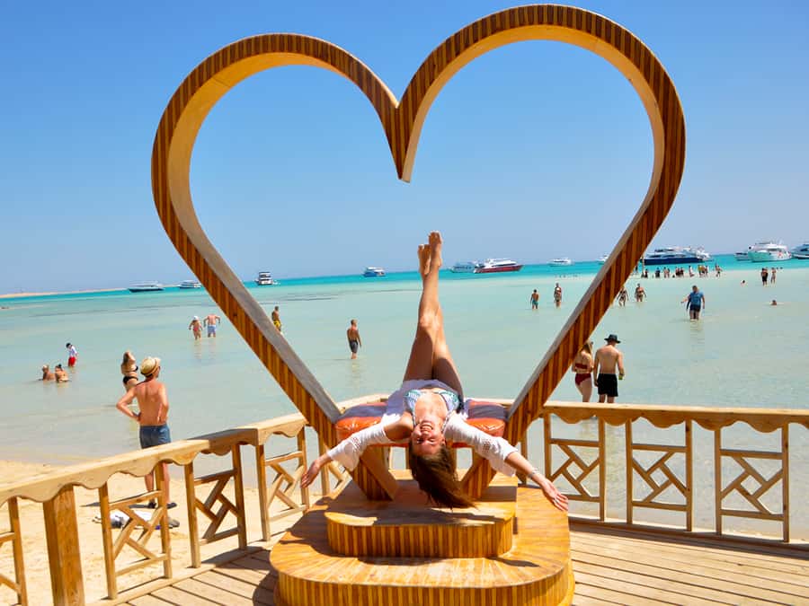 Hurghada: Premium Orange Island Cruise with Lunch & Transfer - Starting with the hotel pickup