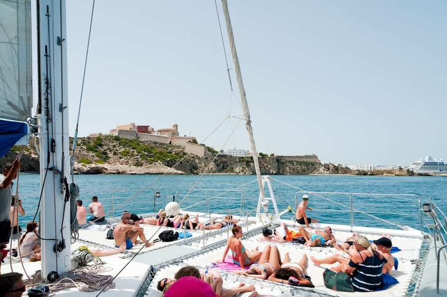 Ibiza: Catamaran Cruise to Formentera with Meal and Drinks - Key points at a glance