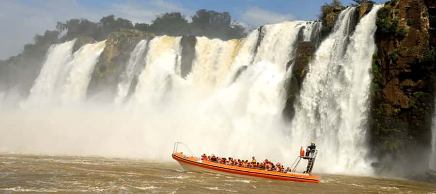 Iguazu Falls: Gran Aventura Boat and Argentinian Falls Tour - Hotel pickup and the first hours in the park