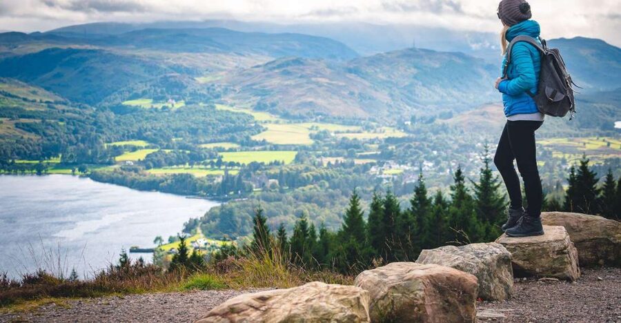 Inverness: Loch Ness Cruise, Castle, and Outlander Tour - Cruising across Loch Ness