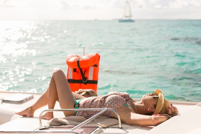 Isla Mujeres Catamaran Tour with Snorkel, Open bar and Transport - Playa Norte and the Isla Mujeres stop