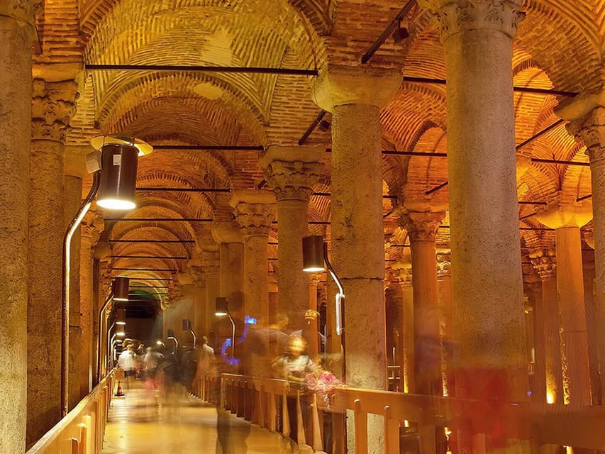 Istanbul: Basilica, Hagia Sophia, Blue Mosque Tour & Cruise - Hagia Sophia and its layered past