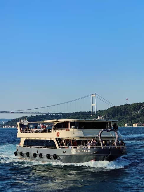 Istanbul Bosphorus: 3-Hour Day Cruise's with Asian Side Stop - Boarding near Eminönü or Karaköy