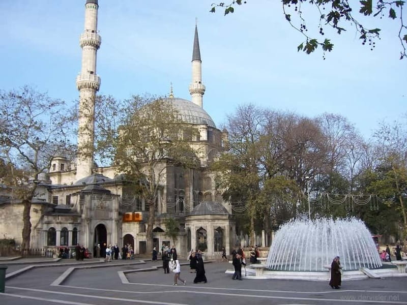 Istanbul: Bosphorus Cruise, Golden Horn, & Pierre Loti Hill - The sweets stop in Fatih