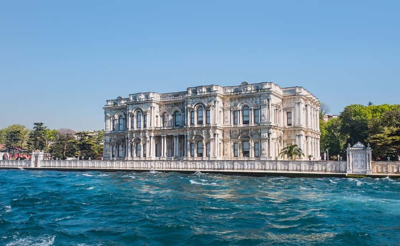 Istanbul: Bosphorus Cruise, Golden Horn, & Pierre Loti Hill - Guides, group size, and the human factor