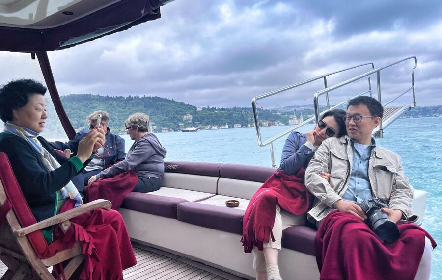 Istanbul: Bosphorus Cruise with Stopover on the Asian Side - Kanlica: a short taste of Asian Istanbul