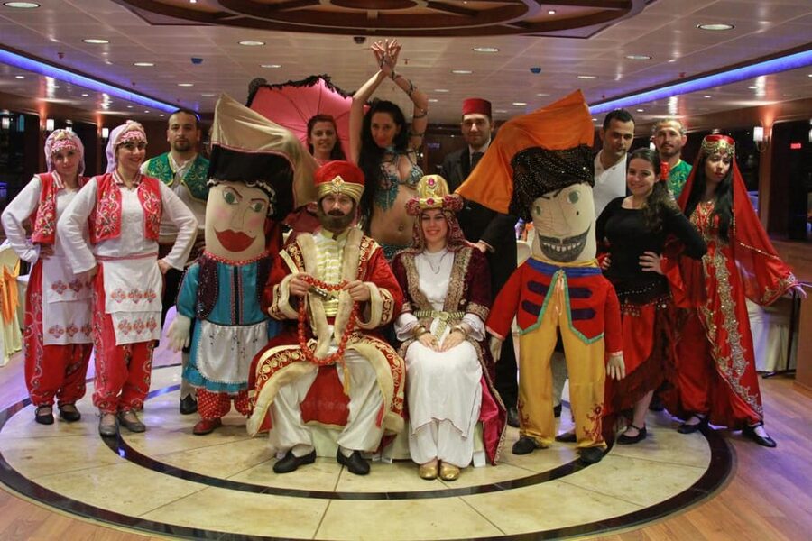 Istanbul: Bosphorus Dinner Cruise Incl. Drinks with Transfer - Should you book the Bosphorus dinner cruise?