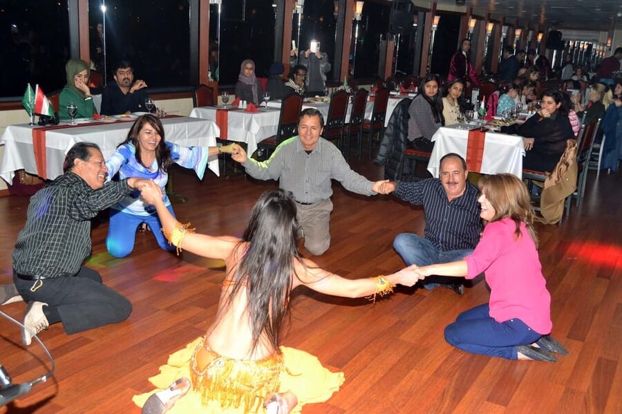 Istanbul: Bosphorus Dinner Cruise Incl. Drinks with Transfer - How much value does $41 provide?