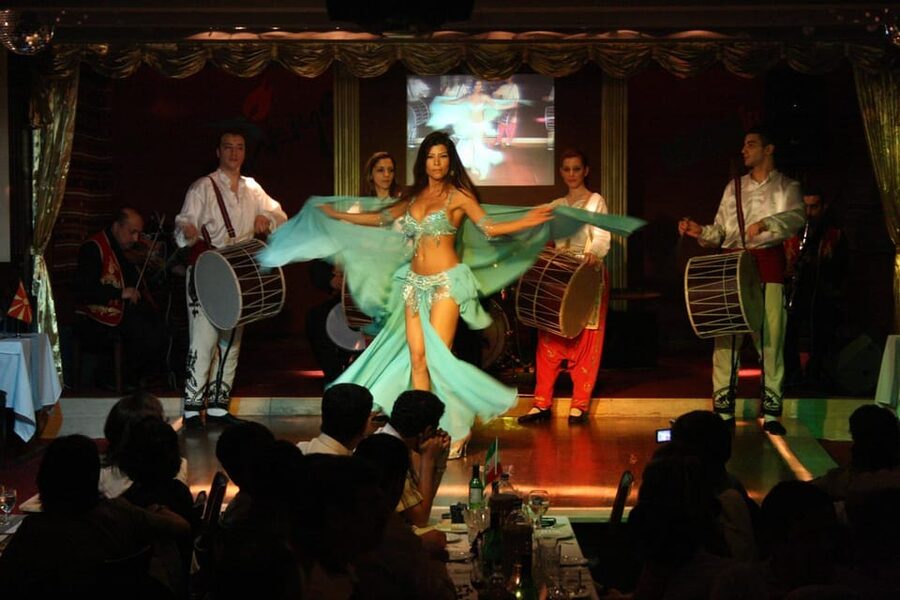 Istanbul: Bosphorus Dinner Cruise Incl. Drinks with Transfer - Who will enjoy this cruise most?