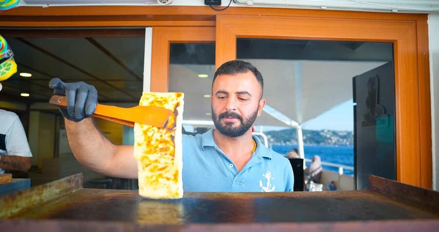 Istanbul: Bosphorus & Golden Horn Cruise Daytime or Sunset - The landmarks you see from the water