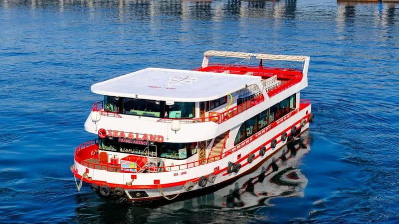 Istanbul: Bosphorus Sightseeing Cruise Tour with Audio Guide - What this $7 Bosphorus cruise actually offers