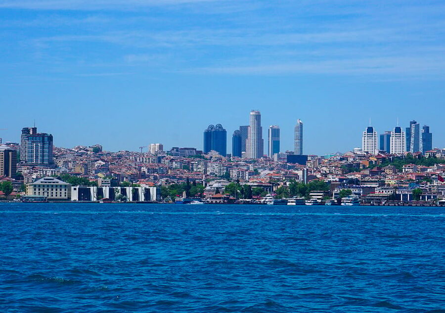 Istanbul: Bosphorus Sightseeing Cruise with Sunset Option - Upper deck views, lower deck comfort, and snacks