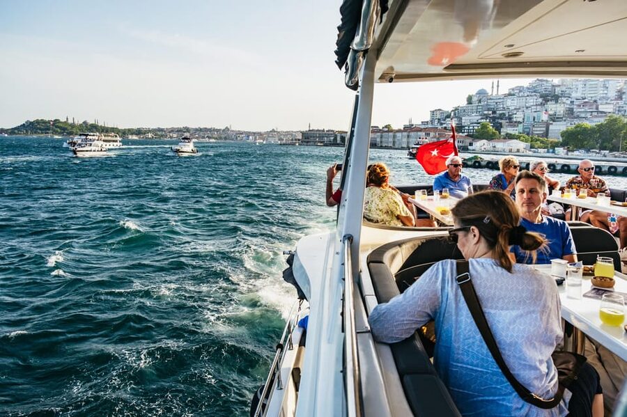 Istanbul: Bosphorus Sunset Cruise on a Luxury Yacht - Dolmabahce Mosque and Dolmabahce Palace