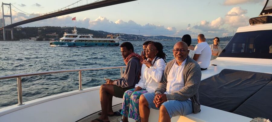 Istanbul: Bosphorus Sunset Cruise on Yacht with Live Guide - Key things to know before booking