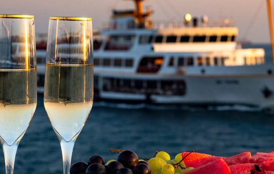 Istanbul: Bosphorus Sunset Cruise with Drinks & Snack - The first sights: Dolmabahçe, Çırağan, and Ortaköy
