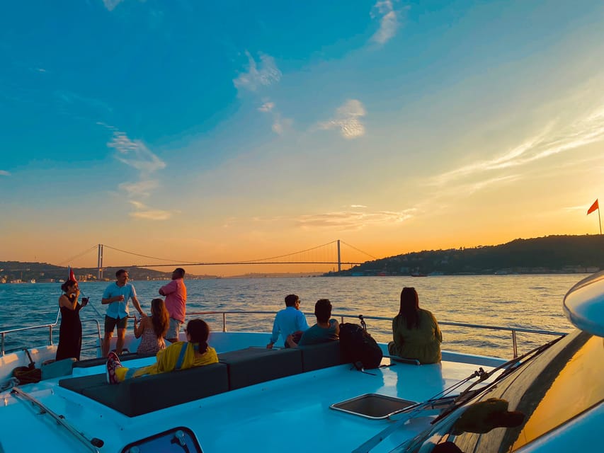 Istanbul: Bosphorus Sunset Yacht Cruise with Live Guide - Bridges, Arnavutkoy, and Rumeli Fortress