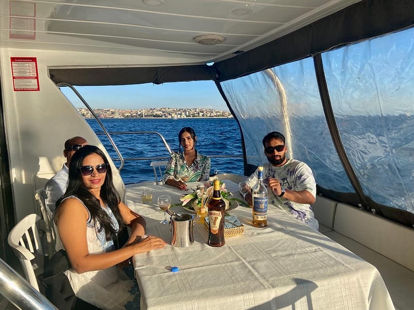 Istanbul: Bosphorus Yacht Cruise at Sunset with Snacks - Group size, comfort, and the best seats