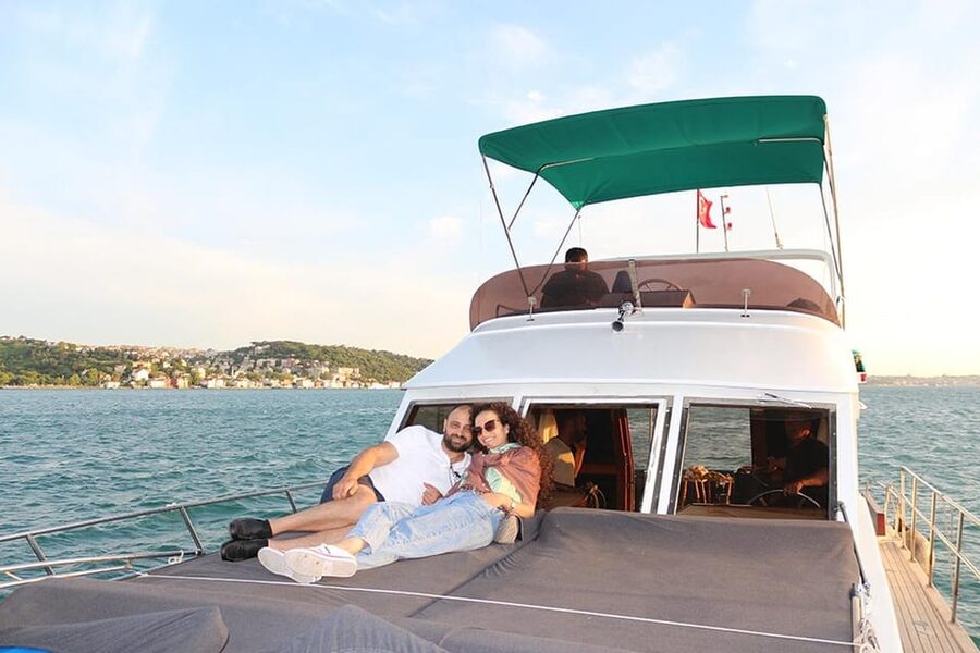 Istanbul: Bosphorus Yacht Cruise at Sunset with Snacks - Boarding the yacht and finding your place