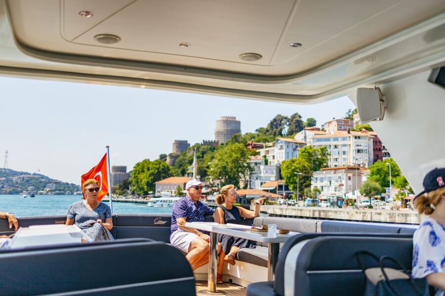 Istanbul: Bosphorus Yacht Cruise with Stopover on Asian Side - Key points to know before booking
