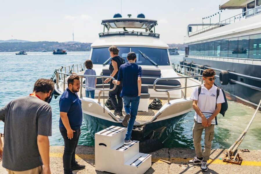 Istanbul: Bosphorus Yacht Cruise with Stopover on Asian Side - Under the bridges toward Arnavutkoy and Bebek