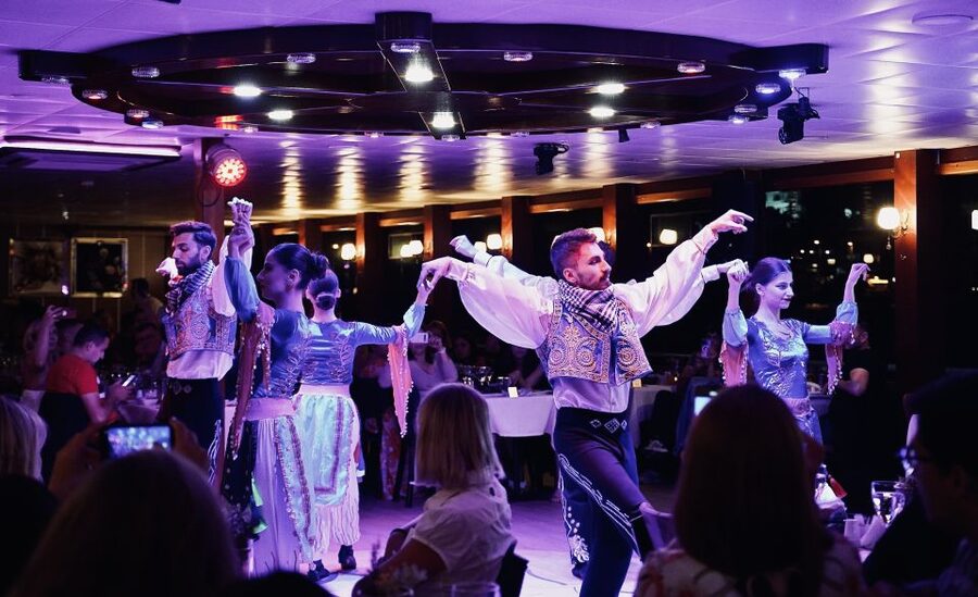Istanbul: Dinner Cruise and Entertainment with Private Table - A Turkish dinner with plenty on the plate