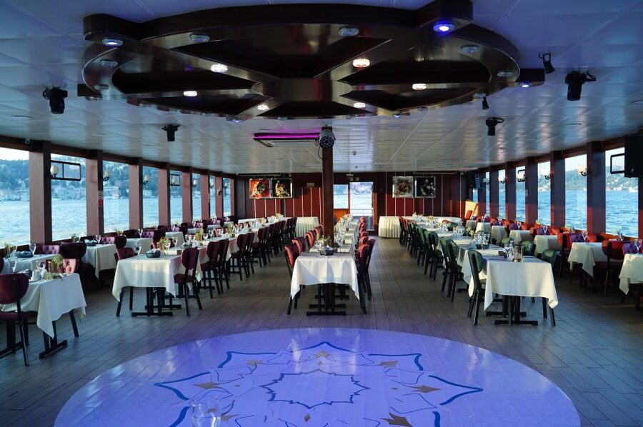 Istanbul: Dinner Cruise and Entertainment with Private Table - Service, boarding, and the small practical snags