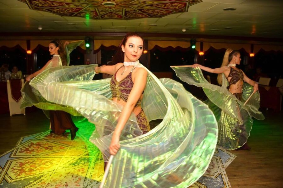 Istanbul: Dinner Cruise on the Bosphorus - The stage program, from Katibim to the henna ceremony