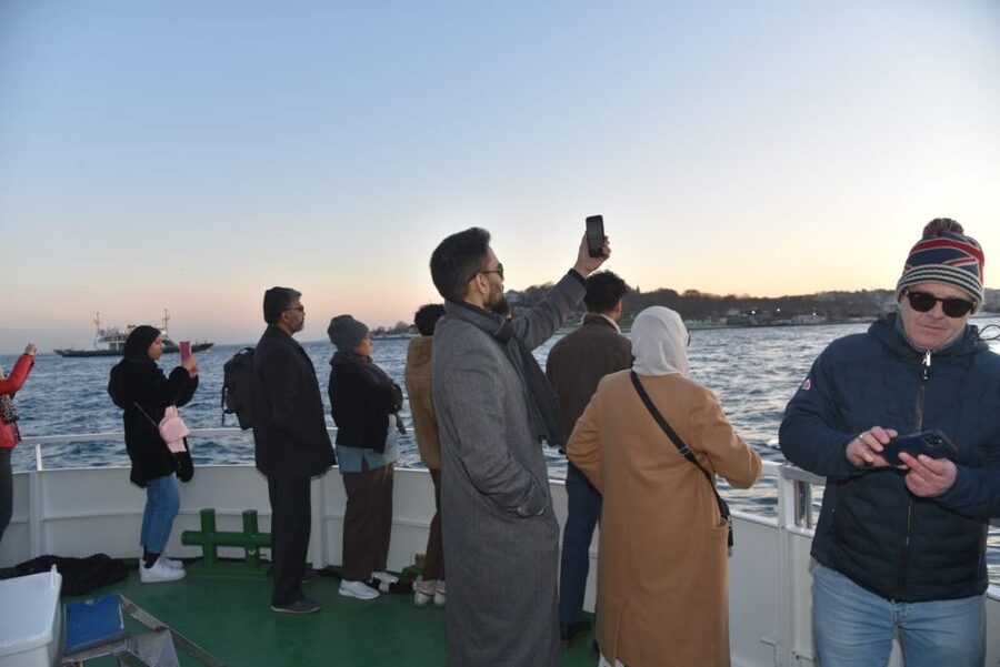 Istanbul: Explore Bosphorous on a Sunset Boat Cruise - Finding the boat near Eminönü