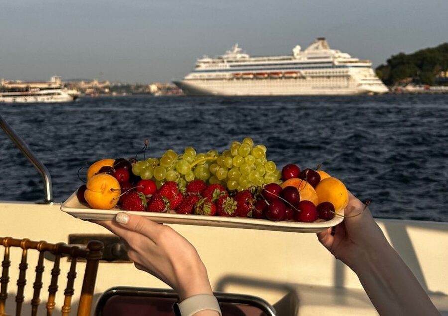 Istanbul: Sunset or Day Small-Group Yacht Cruise with Snacks - Ciragan Palace, Ortakoy, and the Bosphorus Bridge