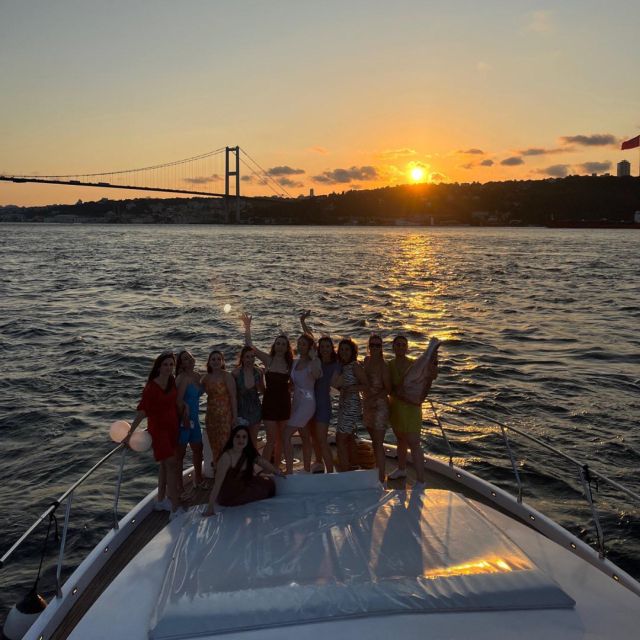 Istanbul: Sunset or Day Small-Group Yacht Cruise with Snacks - Maiden’s Tower and the return through the Golden Horn
