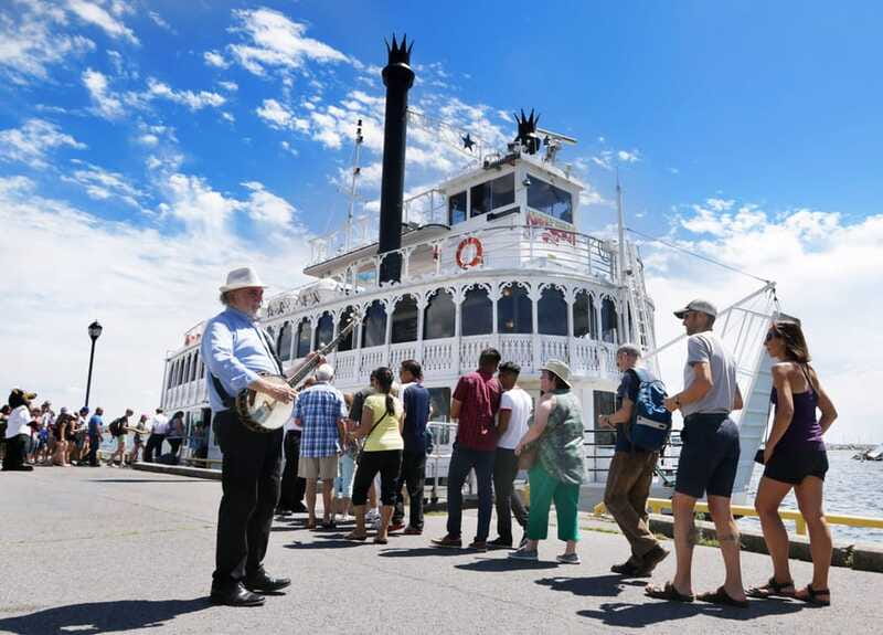 Kingston: Heart of the Thousand Islands Riverboat Cruise - Weather, clothing, and the best place to sit