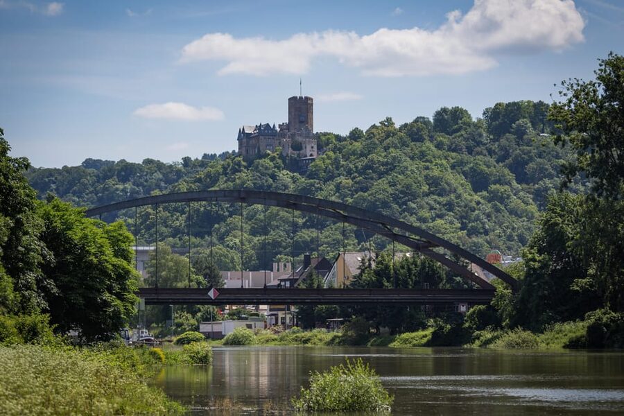 Koblenz: Rhine Valley Castles and Palaces Boat Tour - Commentary in German and English