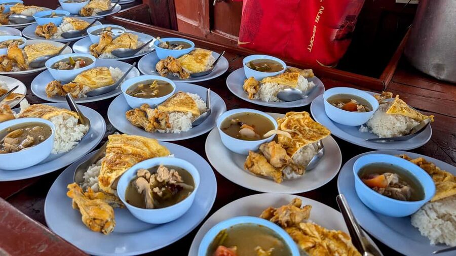 Koh Chang: 3 or 4 Islands Snorkel & Beach Tour by Big Boat - The islands and beaches, stop by stop
