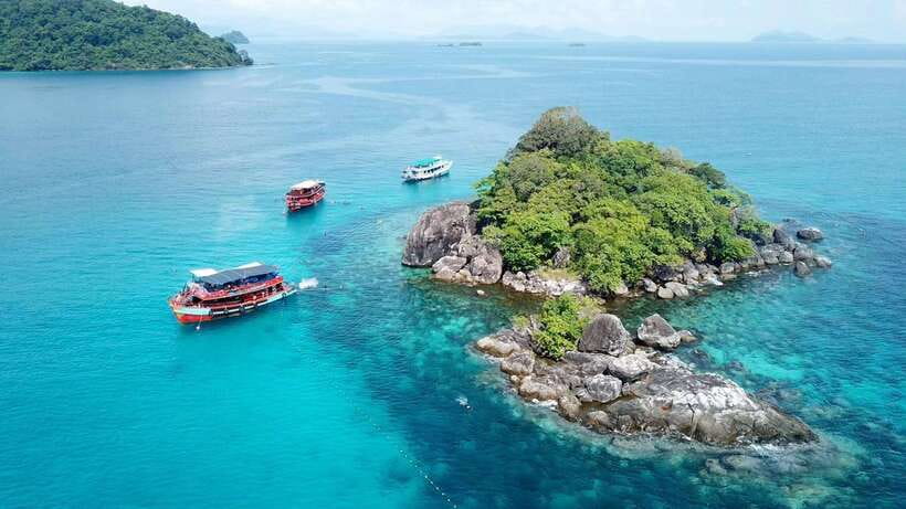 Koh Chang: 3 or 4 Islands Snorkel & Beach Tour by Big Boat - Pick the right route: three islands or four