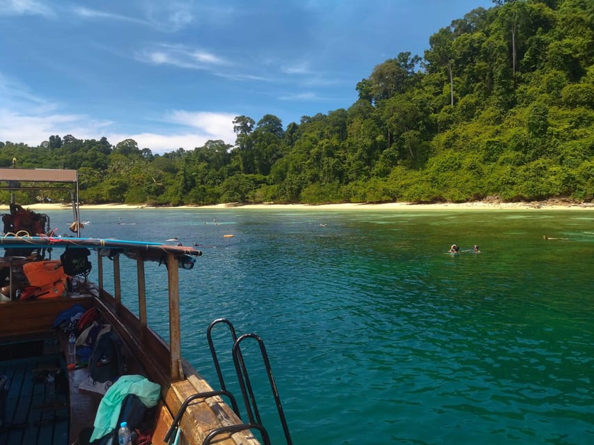 Koh Lanta: 4 Islands and Emerald Cave Tour by Longtail Boat - What the guides and crew do well
