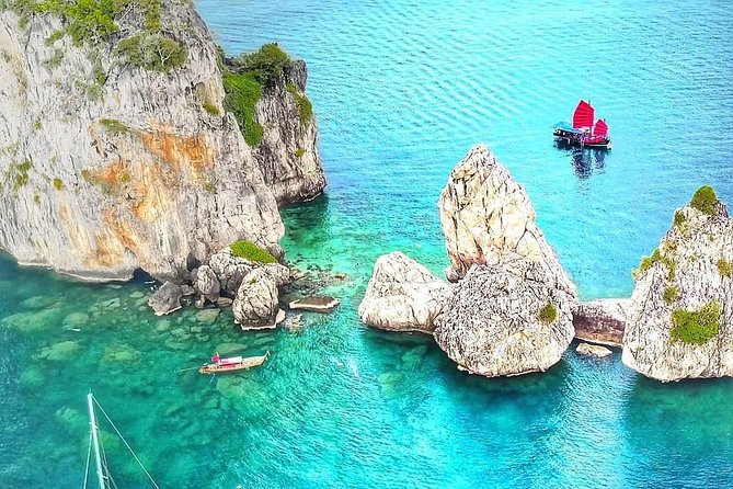 Krabi 4 Island Sunset Snorkeling Cruise + Bioluminescent Swim - What the crew does well