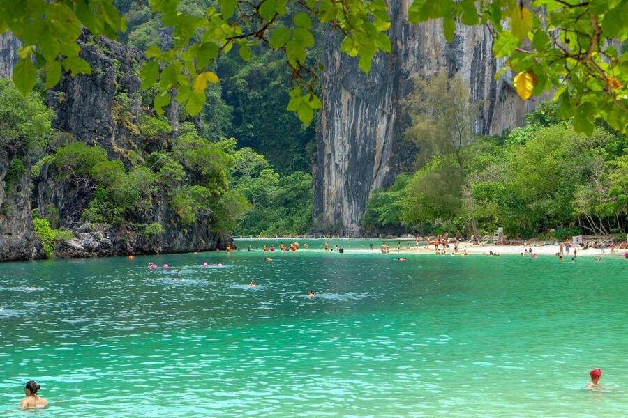 Krabi: Hong Islands Day Tour by Longtail Boat - Snorkeling near Lading Island