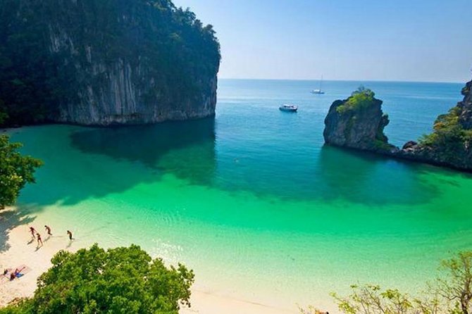 Krabi to James Bond and Hong Islands Offbeat Speedboat Tour - Koh Yao Noi: the offbeat heart of the day