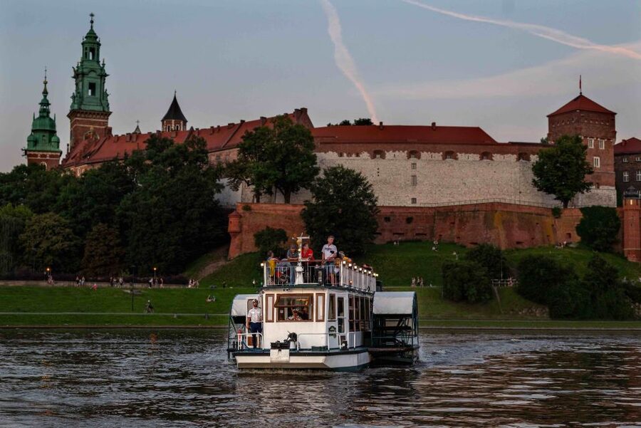 Krakow: 1-Hour Evening Vistula River Cruise - Why this short Vistula cruise works well