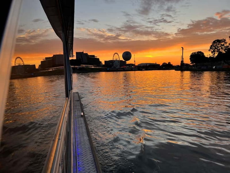 Krakow: Day or Night Vistula River Cruise with Audio Guide - What this short Vistula cruise is really like